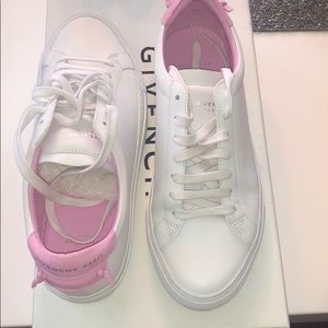 Givenchy Sneakers